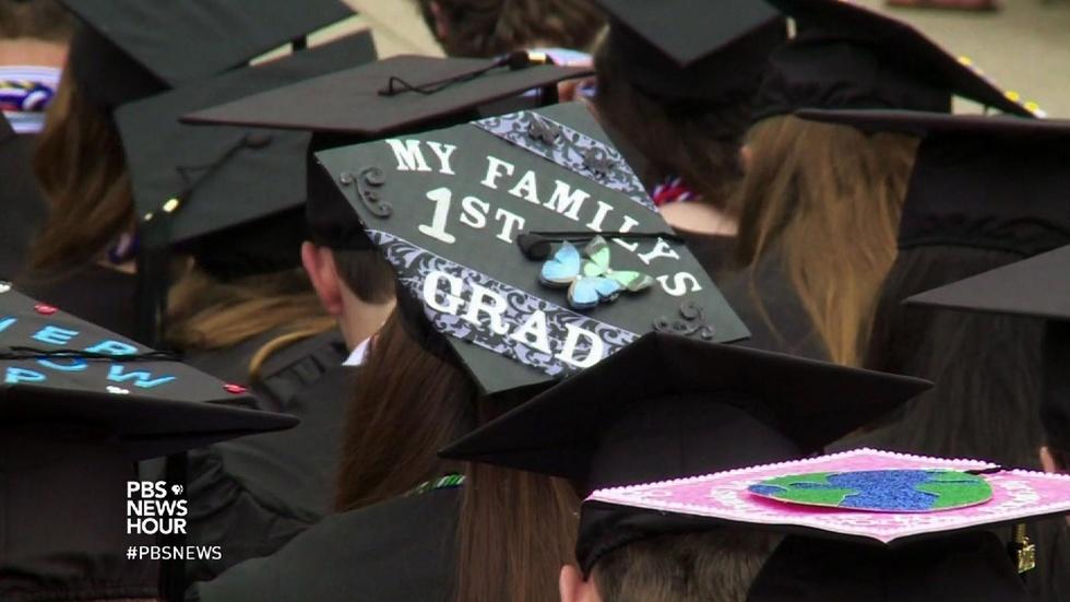 Should financial aid only go to college students in need? image