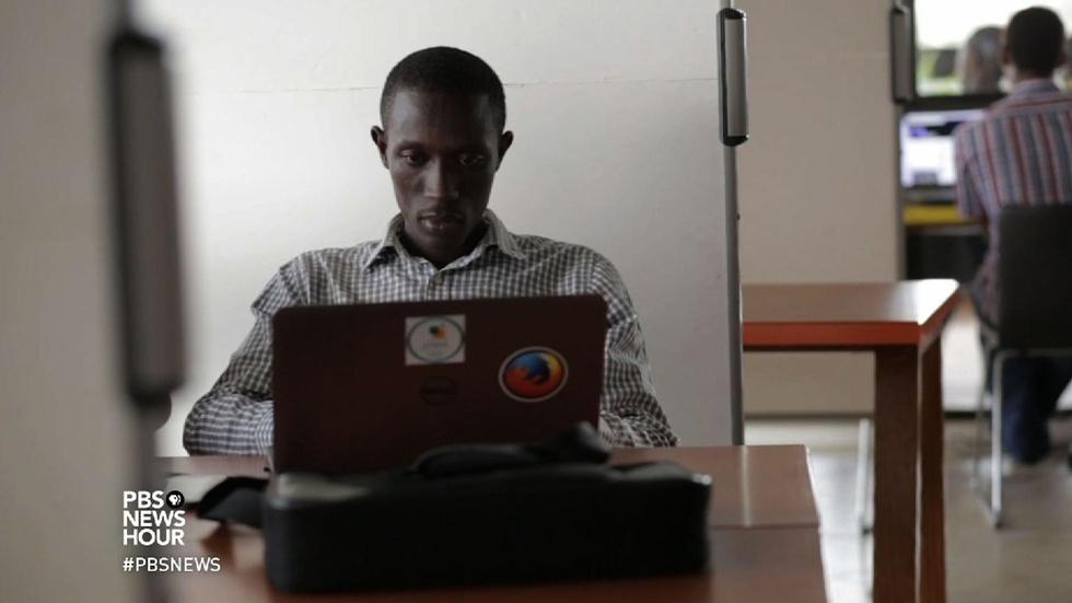 Rwandan tech startup helps farmers get their milk to market image