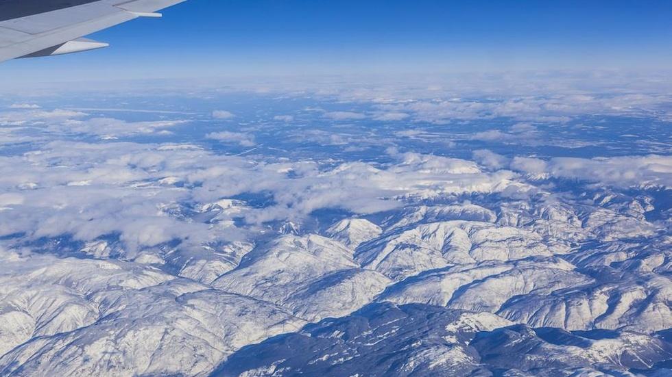 Pilot recalls childhood fascination with flying in memoir image