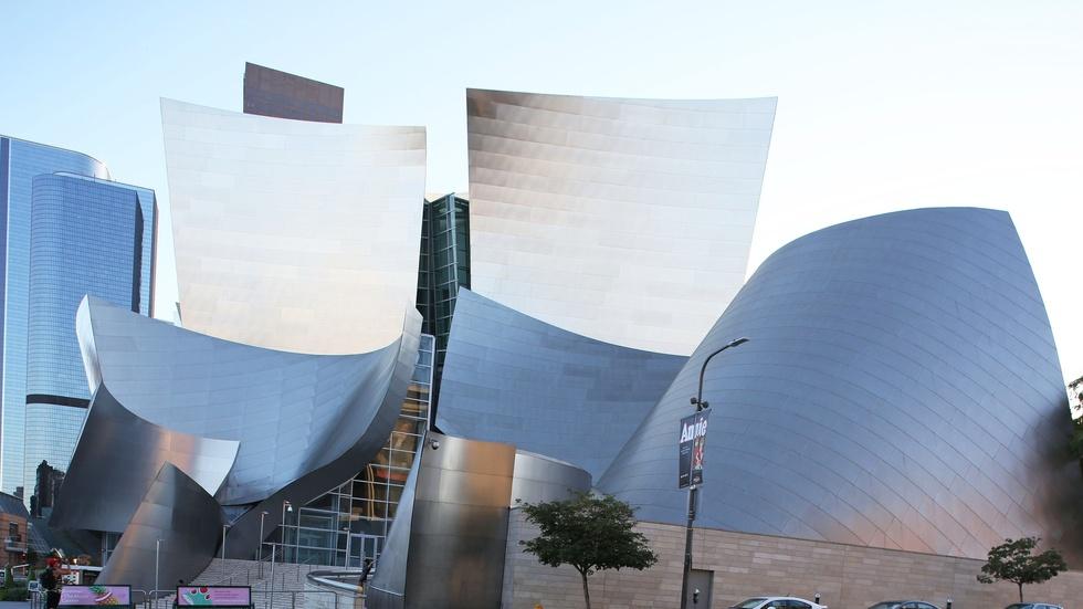 Looking back at Frank Gehry’s building-bending feats image