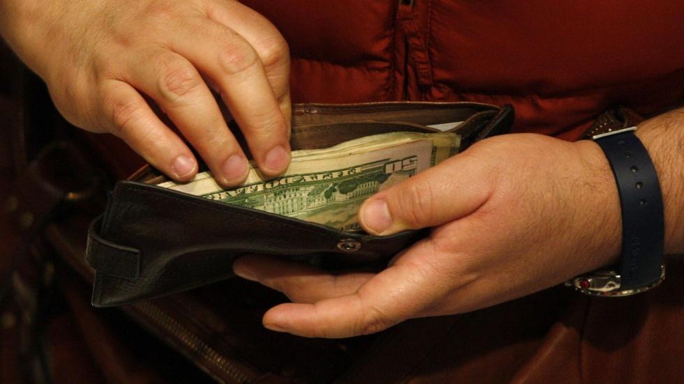 What effect would an interest rate hike have on US wallets? image