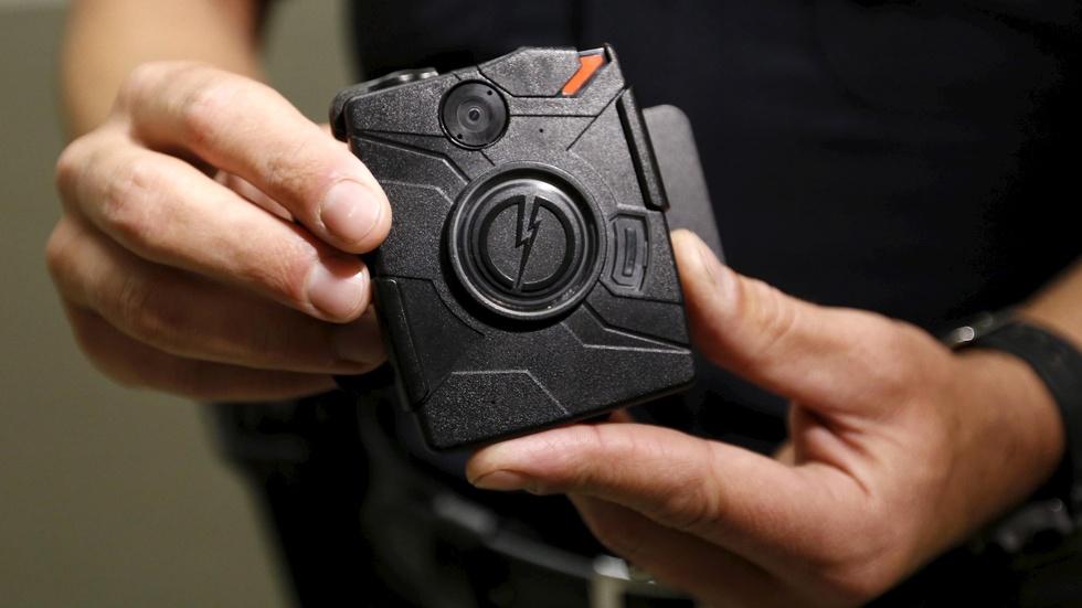 How can we narrow divisions between police and community? image