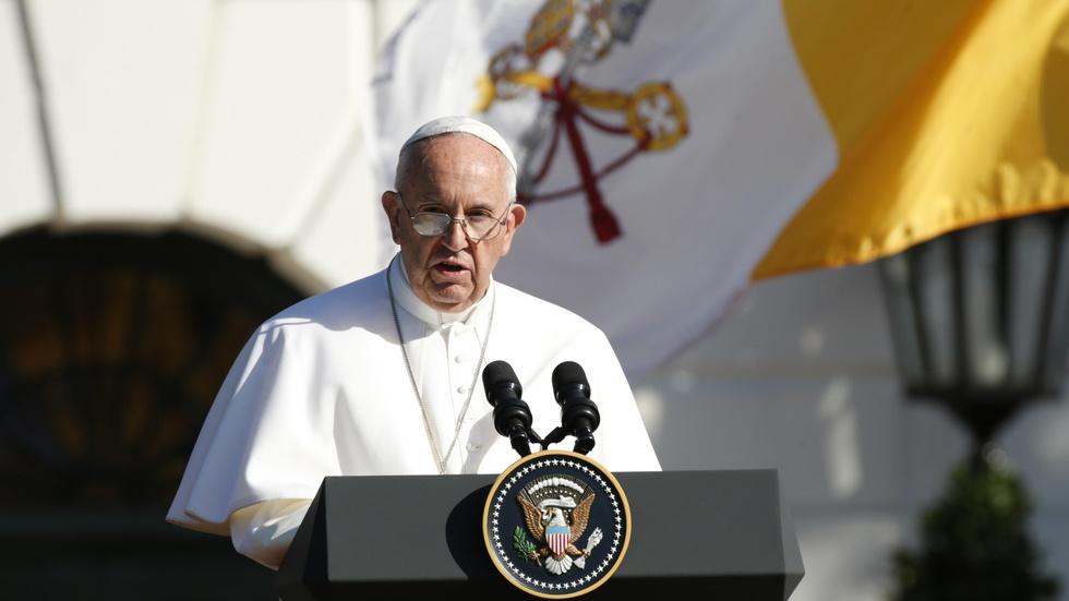 Pope Francis draws big crowds and high spirits in Washington image