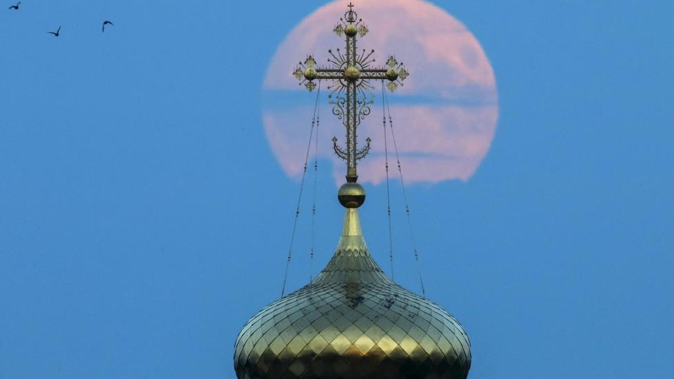 What you need to know about the 'supermoon' lunar eclipse image
