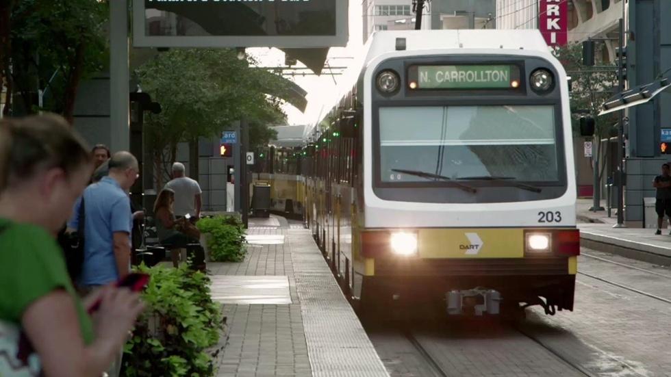 Texas cities reap economic boon from light rail image