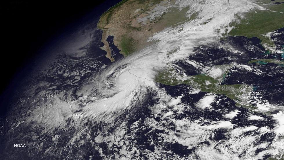 How did Hurricane Patricia get so big so fast? image