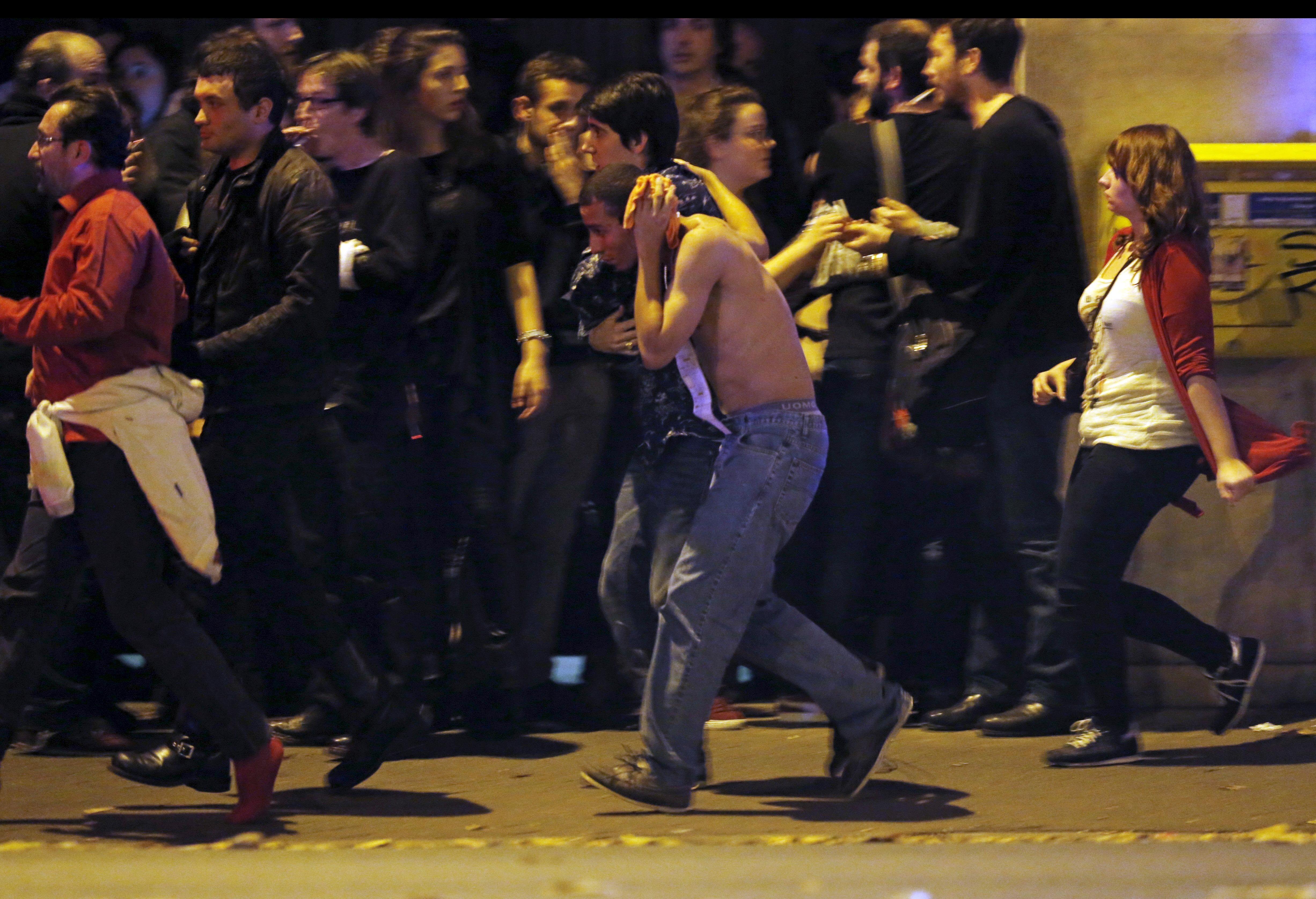 France closes borders after violence explodes across Paris