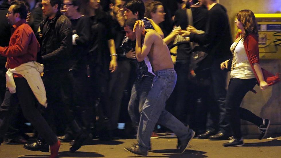 France closes borders after violence explodes across Paris image