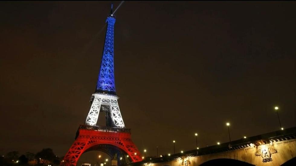 In a time of darkness, world stands with the City of Light image