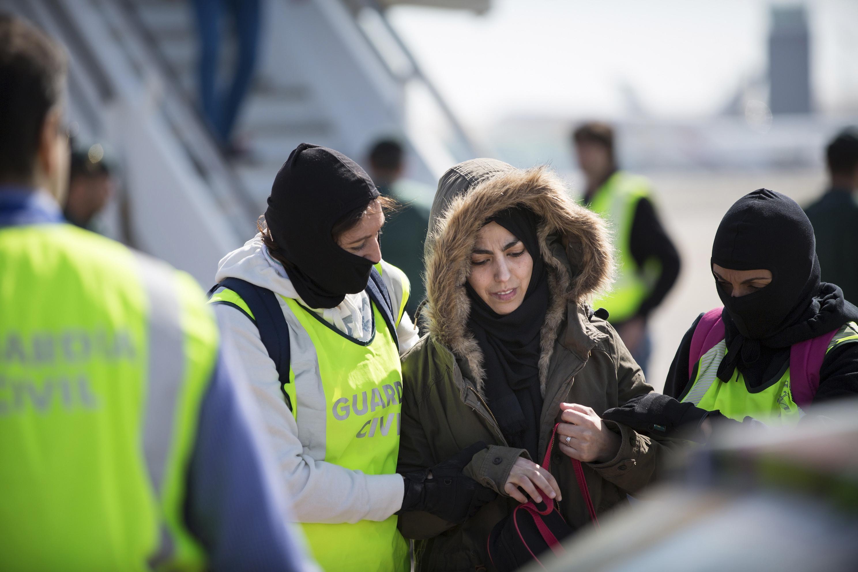 Why more and more women are drawn to the Islamic State