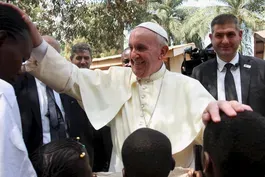 Pope Francis calls for peace in Central African Republic