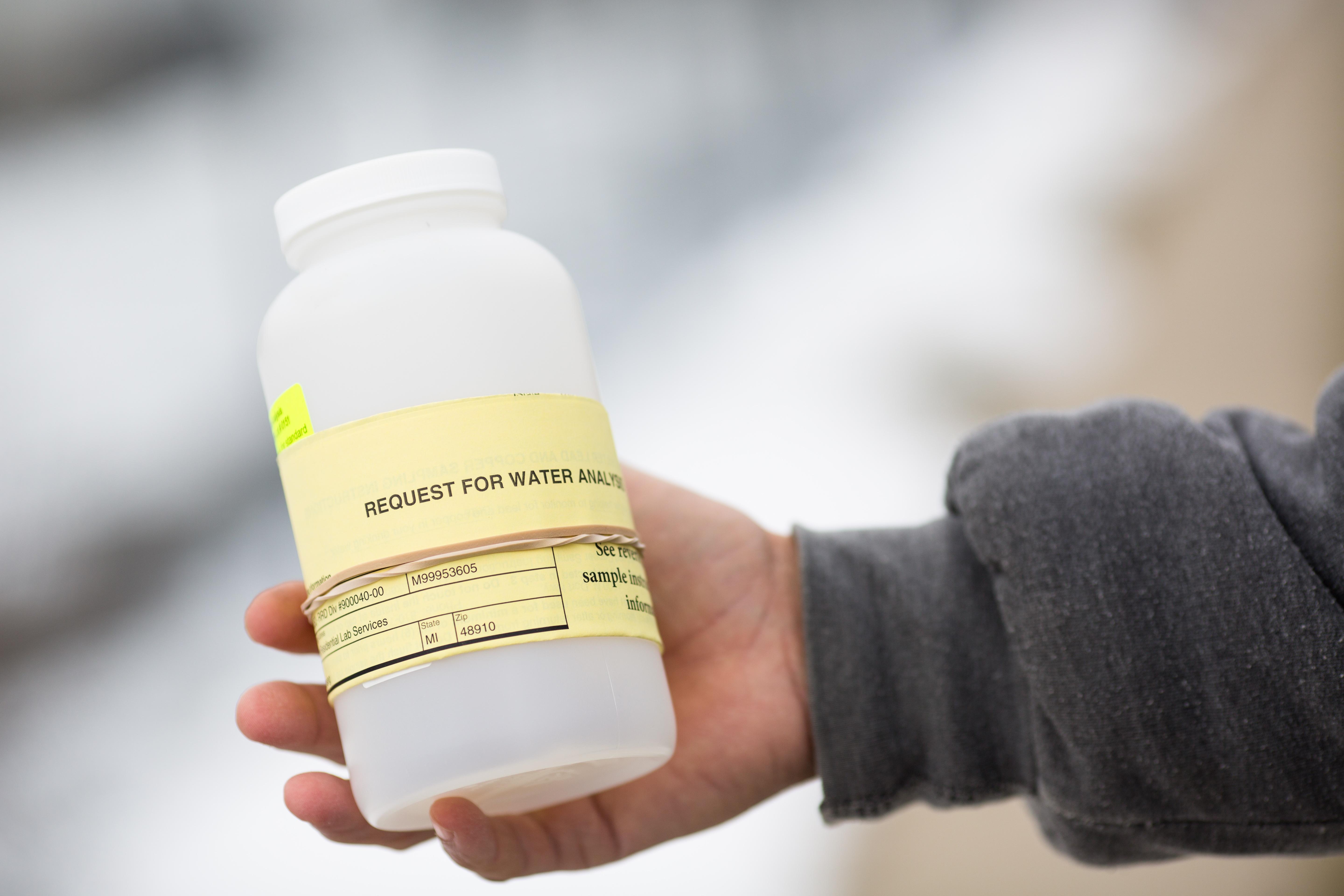 State investigator named to Flint water crisis probe