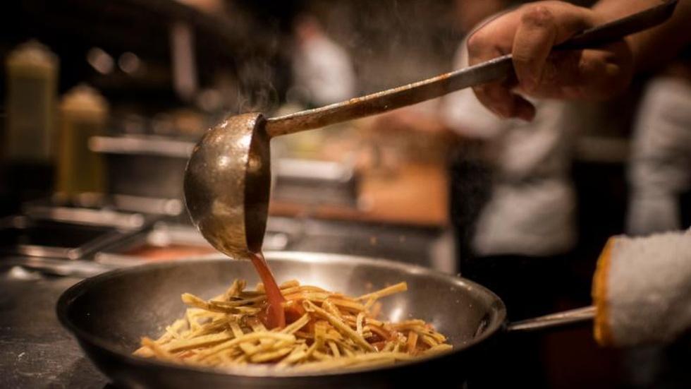 Chicago taps social media for restaurant inspections image