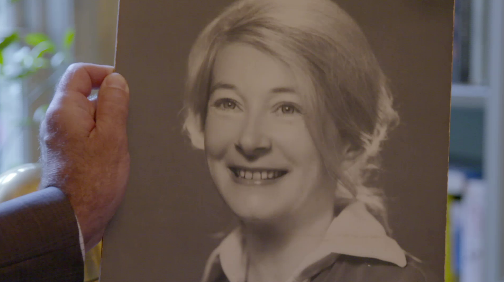 Pope John Paul letters tell of friendship with married woman