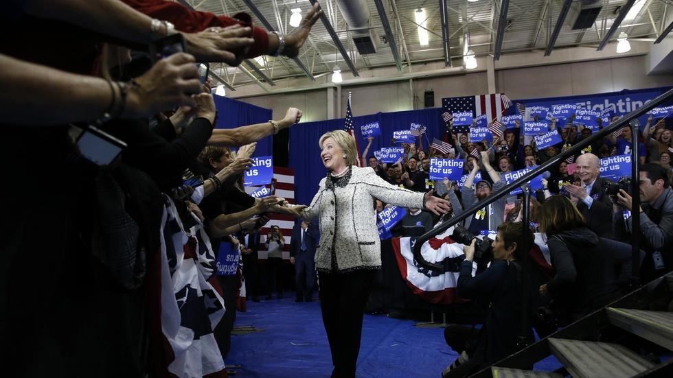 Hillary Clinton sails to victory in South Carolina primary image