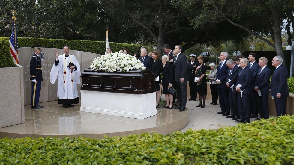 Nation says goodbye to iconic first lady in CA ceremony image