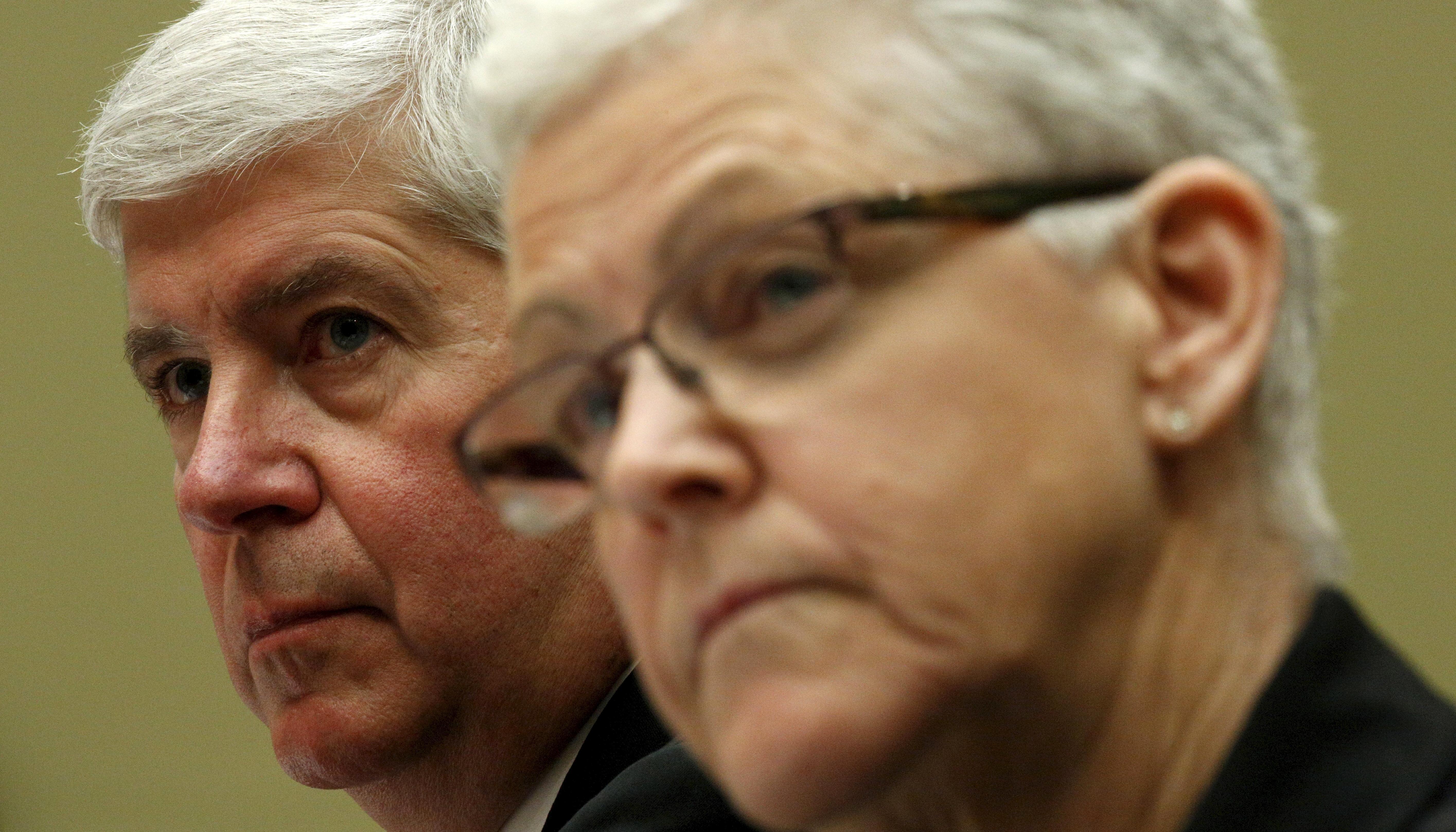 Congress grills MI governor, EPA over Flint water crisis