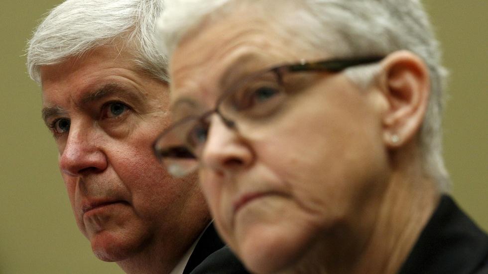 Congress grills MI governor, EPA over Flint water crisis image