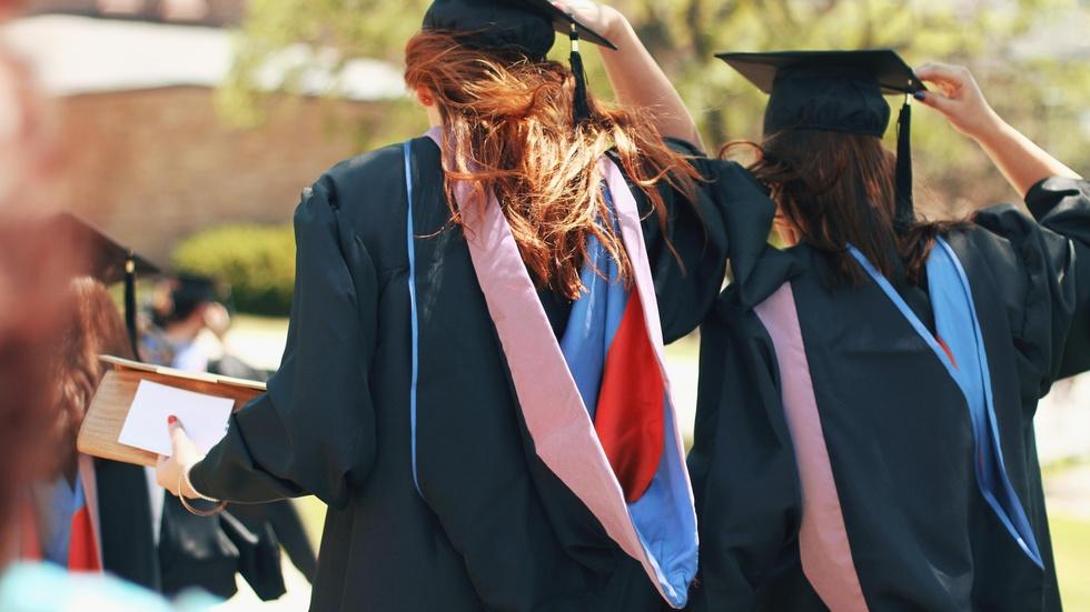 What motivates low-income high schoolers to go to college? image