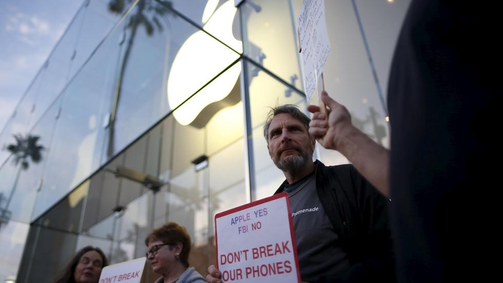 FBI cracks the locked iPhone, but legal questions remain image