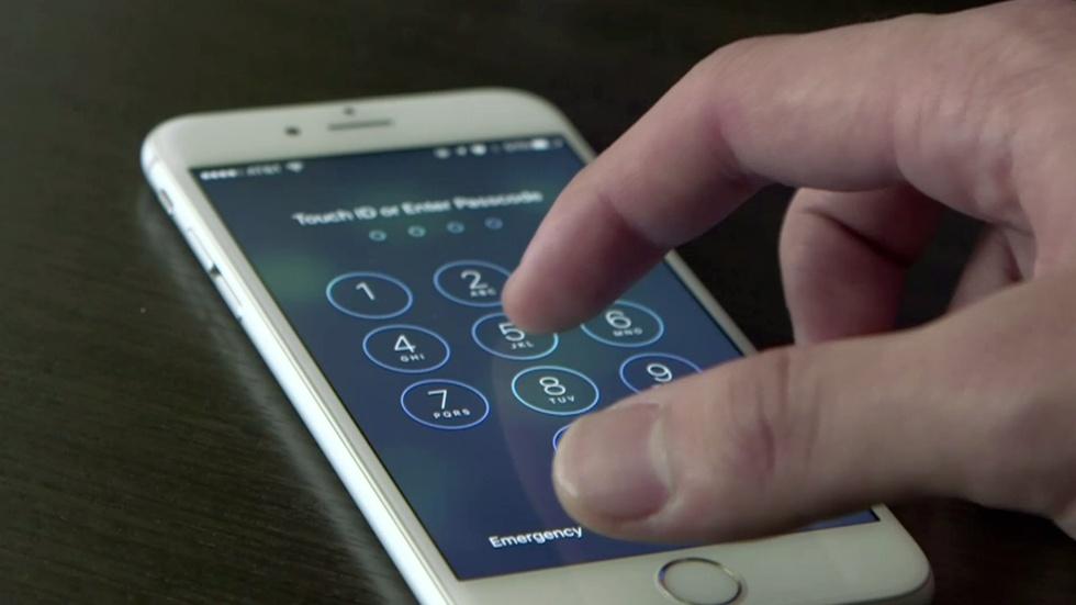 Breaking into iPhone may help find Louisiana killer: police image