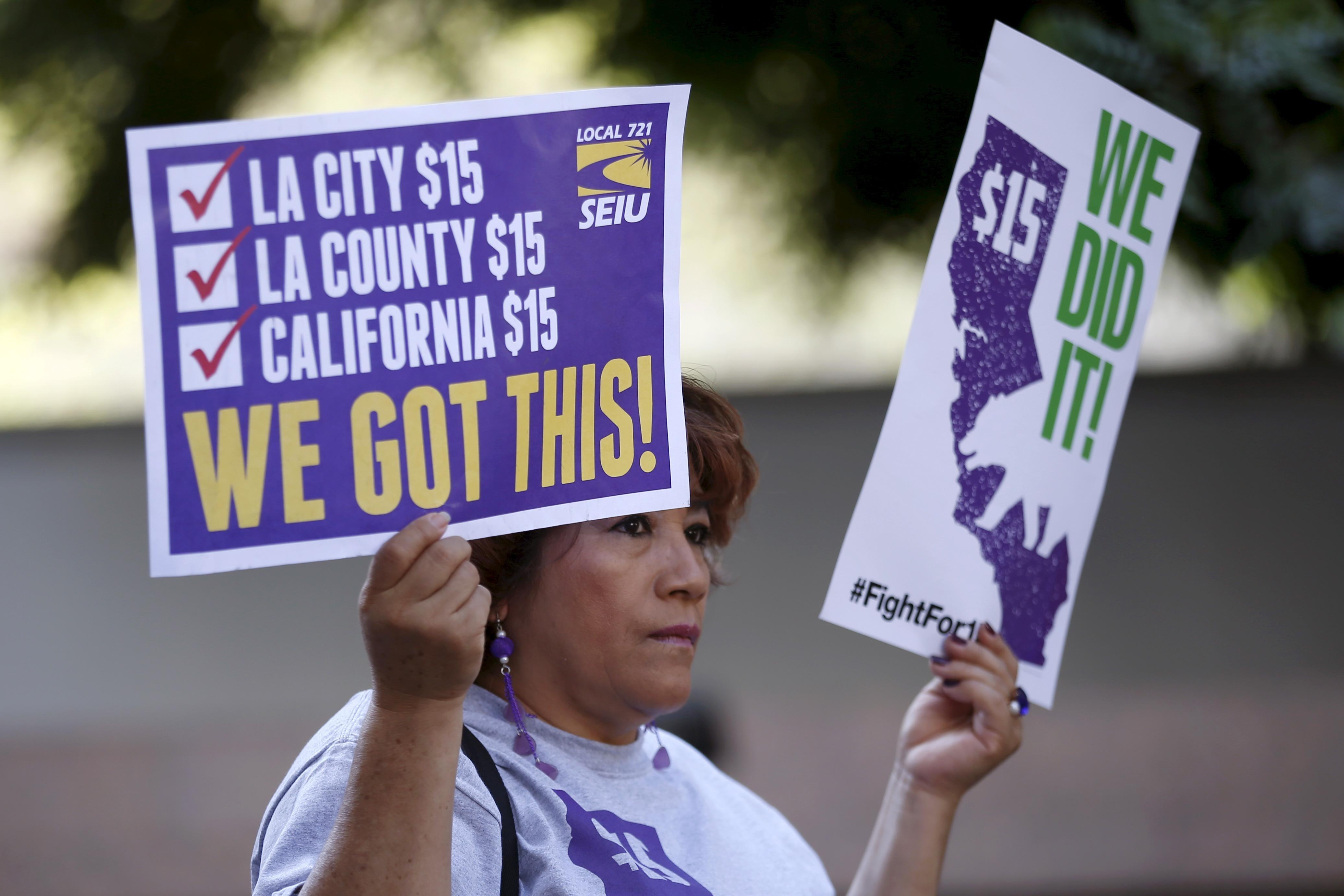 News Wrap: N.Y., Calif. to adopt nation's top minimum wage