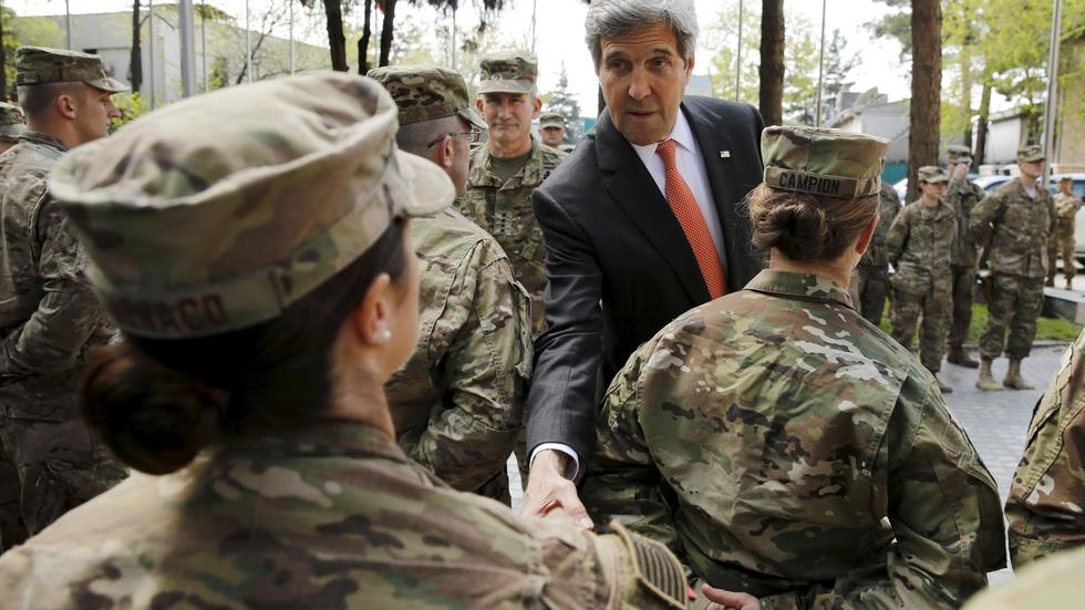 Kerry visits Kabul in effort to ease political tensions image