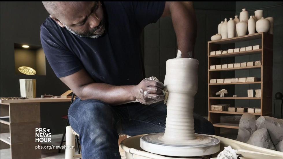 Artist turns Chicago’s empty spaces into positive change image