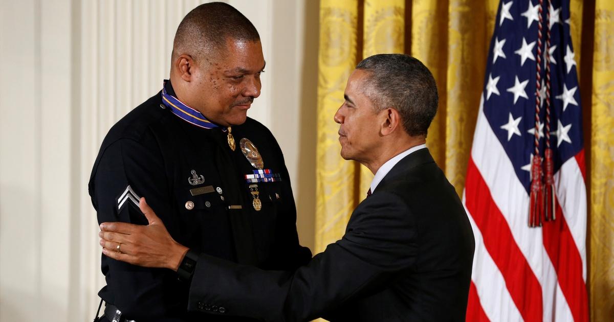 Obama bestows Medal of Valor to 13 heroic police officers | Season 2016 ...