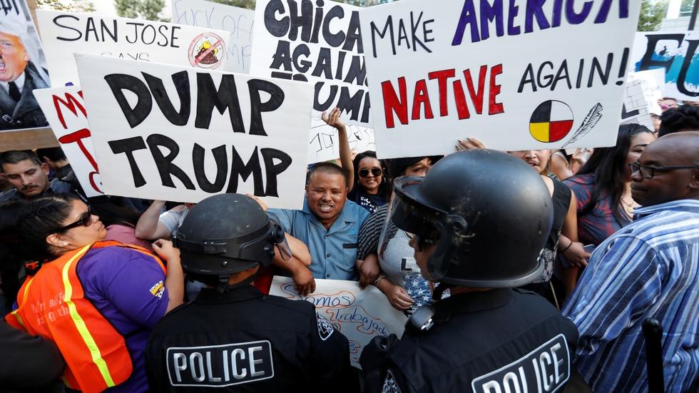 Another Trump campaign rally ends in chaotic crowd violence image