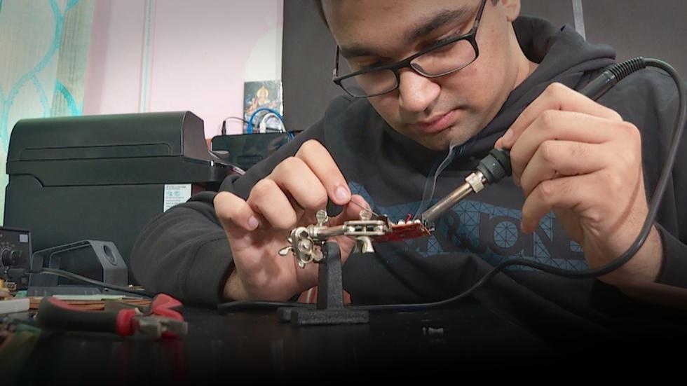 Teen scientist’s device may grant speech to the voiceless image