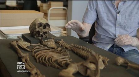 Video thumbnail: PBS NewsHour Archaeologists mine for history below new London skyline