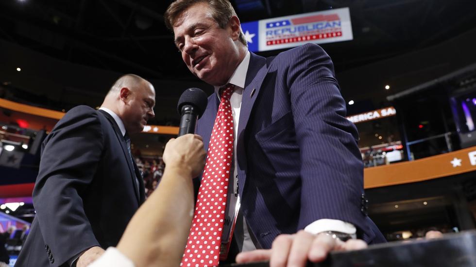 As GOP criticism mounts, Trump campaign goes on defensive image