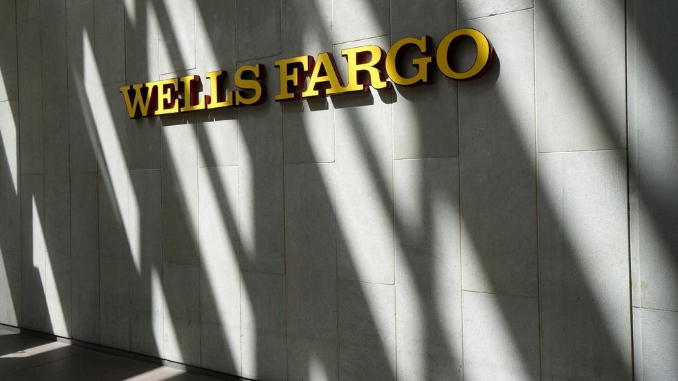 Were Wells Fargo employees under unfair sales pressure? image