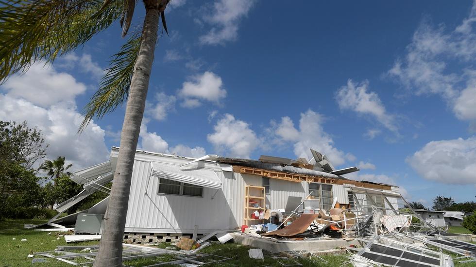 In Florida, cleanup begins after Hurricane Matthew image