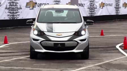 Video thumbnail: PBS NewsHour Companies race to make electric cars mainstream
