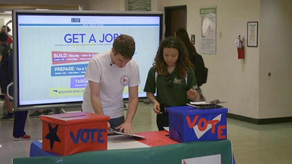 As election nears, candidates court millennials image