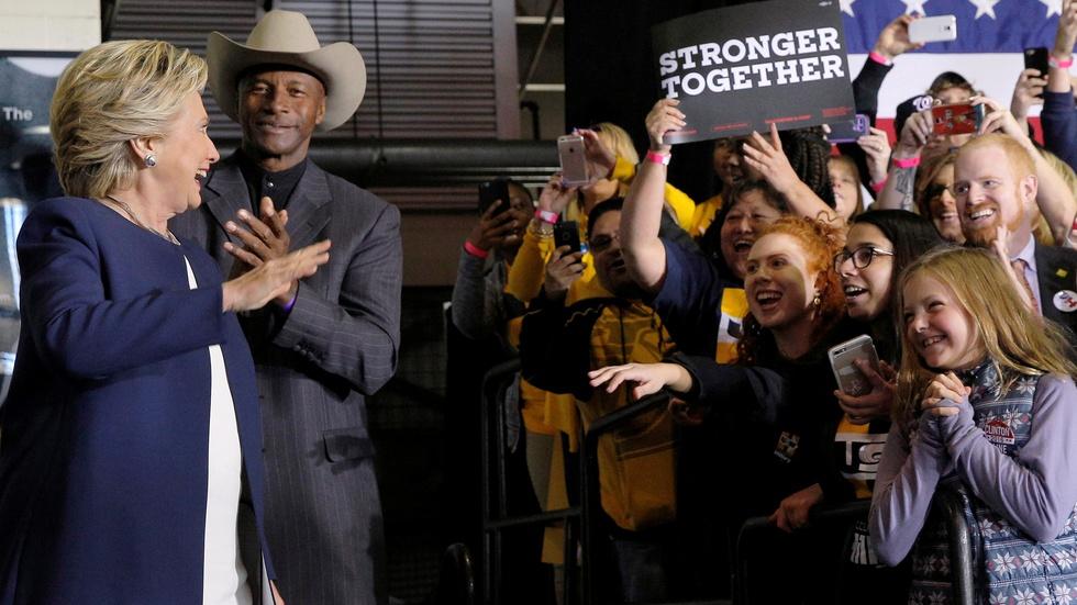 Trump tries to expand reach; Clinton focuses on strongholds image