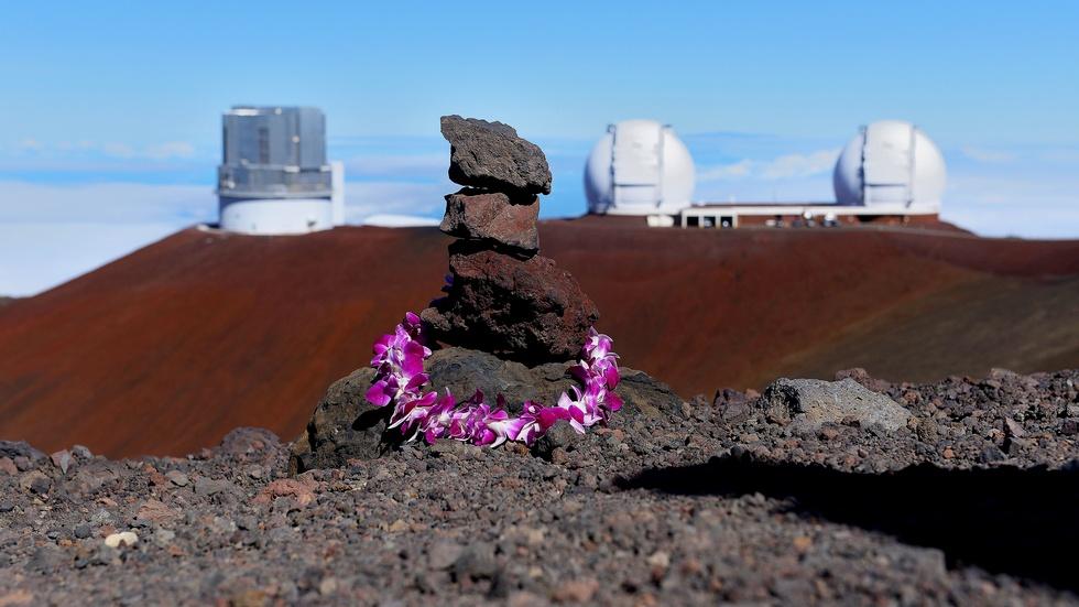 Sacred mountain is focal point in fight over giant telescope image