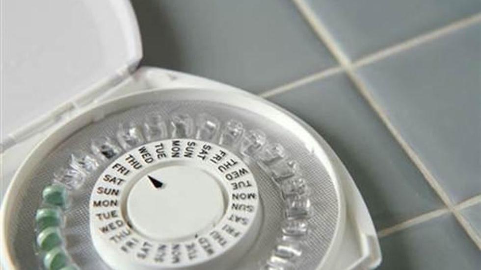 Worries about access fuel women’s rush to get contraception image