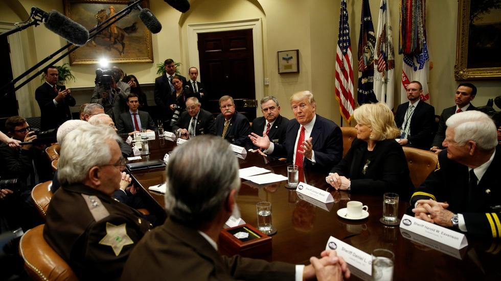 News Wrap: Trump vows to keep fighting for travel ban image
