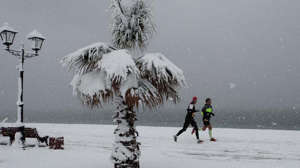 At this Russian lake, winter is the best time for a marathon image