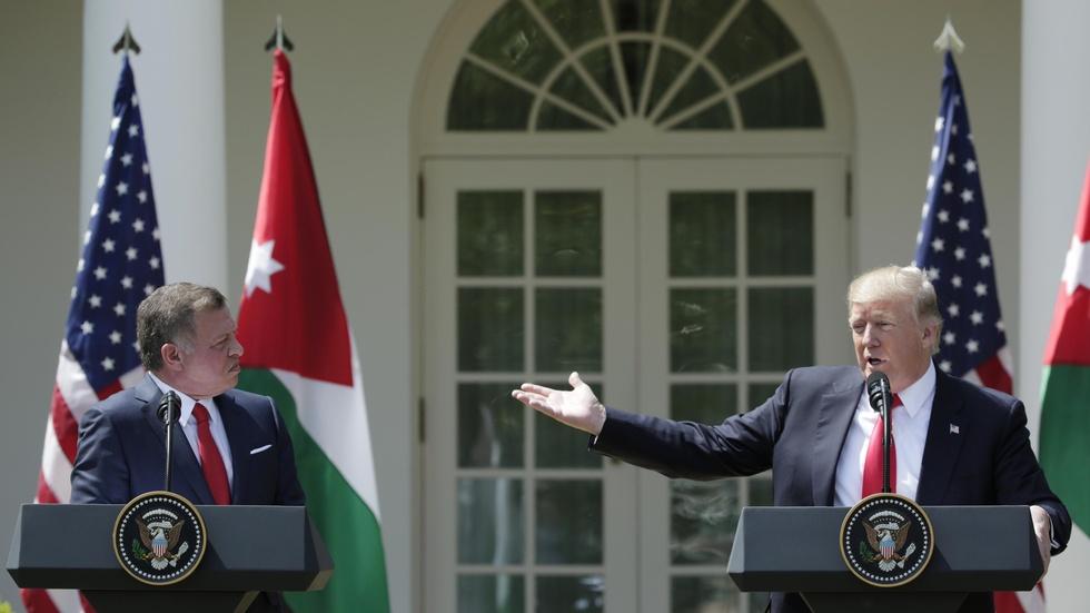 Trump threatens tougher approach in Syria image