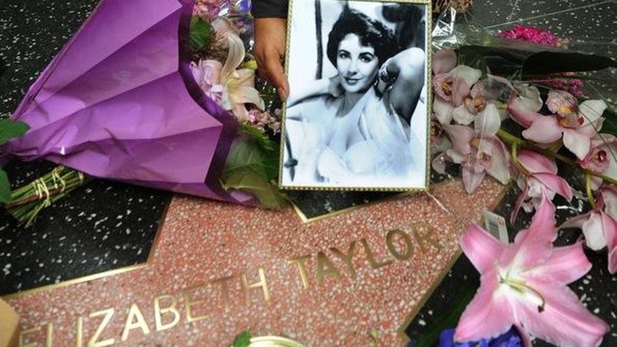 Film Legend Elizabeth Taylor Dies At Age 79 Pbs Newshour Thirteen New York Public Media 9614