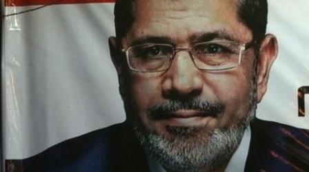 Video thumbnail: PBS NewsHour Egypt's First Civilian President to Take Helm of Country