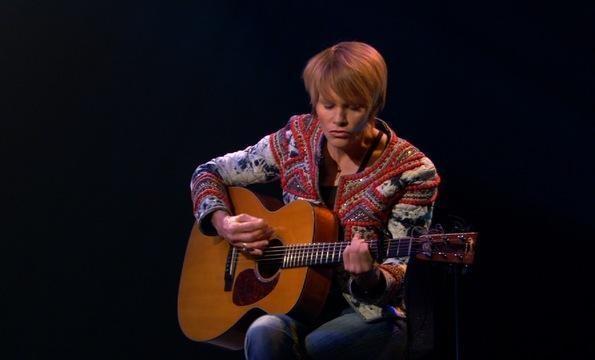 Shawn Colvin Sings 'All Fall Down'