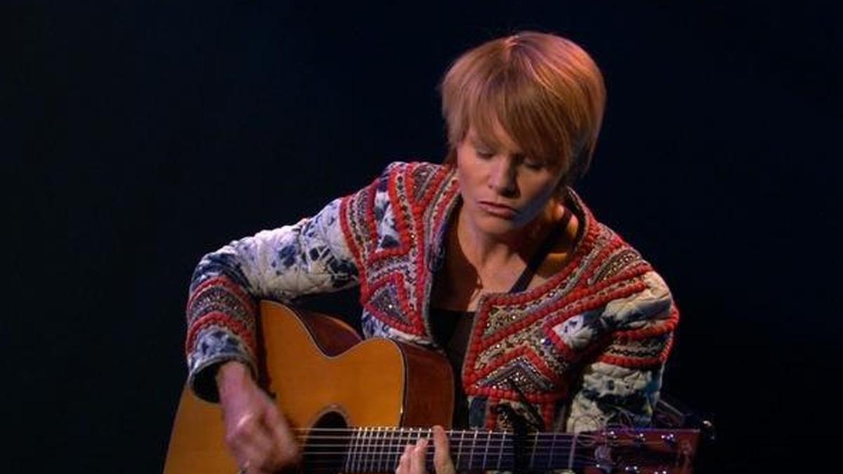 SingerSongwriter Shawn Colvin on Music and Memoir PBS NewsHour