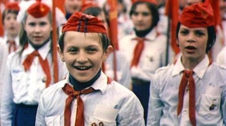 Video thumbnail: PBS NewsHour 'My Perestroika' Reveals Personal History of Last Soviet...