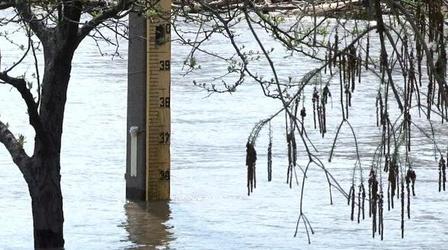 Video thumbnail: PBS NewsHour Heavy April Showers Inundate Midwest States With Flooding