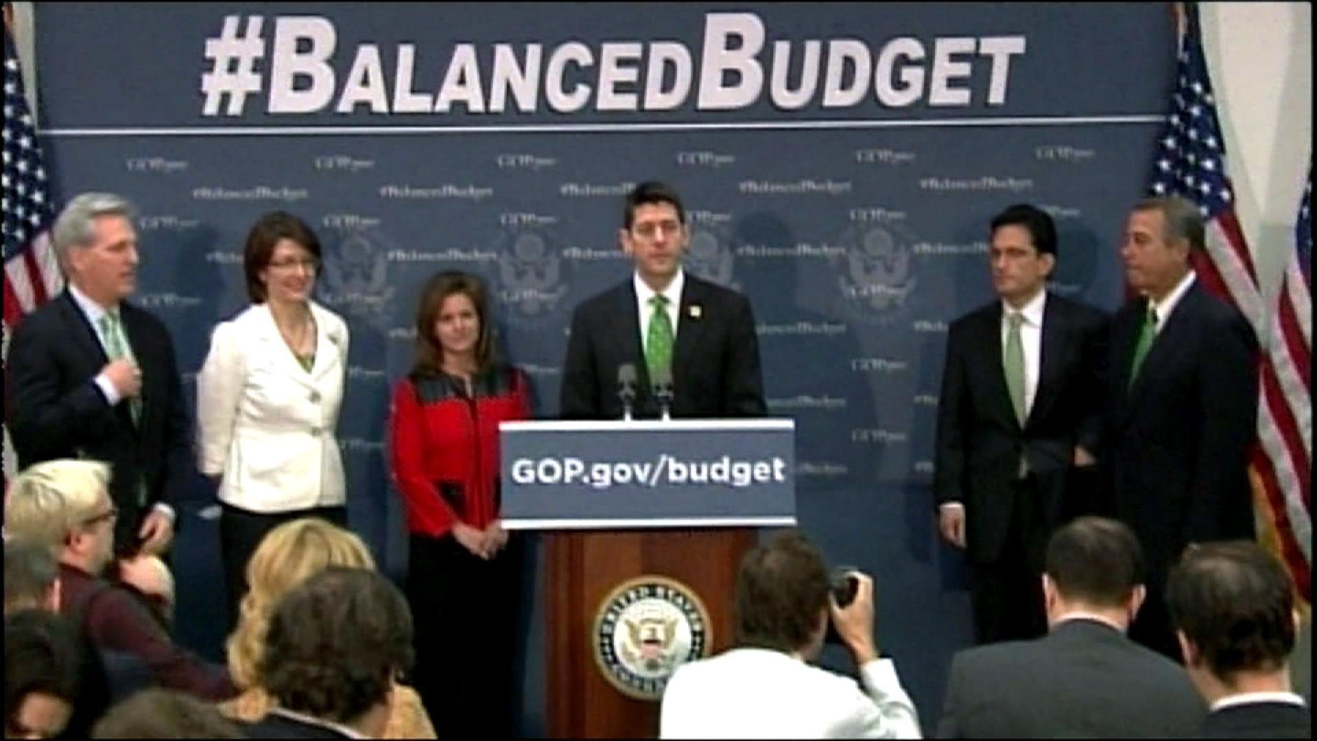 U.S. Faces 'Real-Time Experiment' in Economic Recovery 